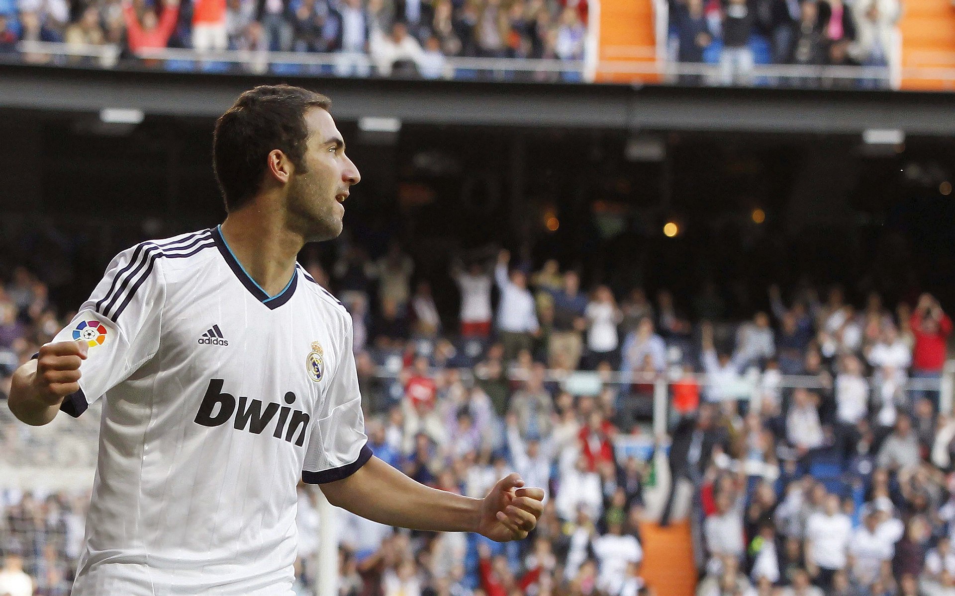 C罗专访引爆网络：摩根短短6小时内获得100万点击量的秘密，c罗魔术